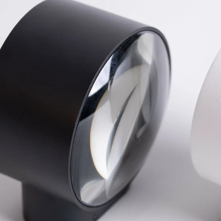 LOONARI CLARO WL IP65 outdoor LED wall light with facade lighting effect