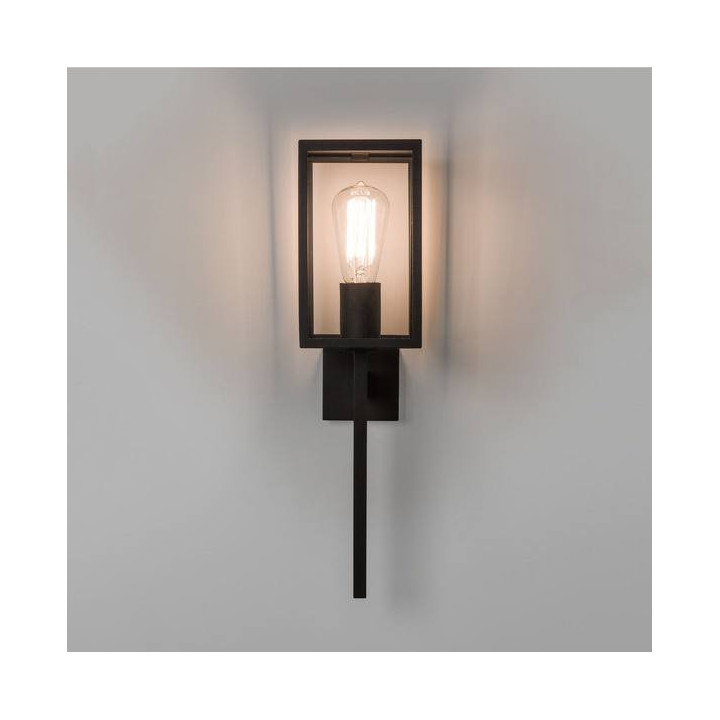 ASTRO COACH 130 to zewnętrzna lampa ścienna stylizowana na wiekową