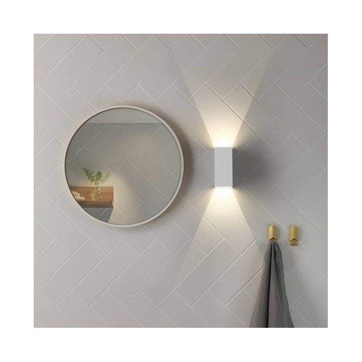 ASTRO Oslo 160 outdoor wall light white, black