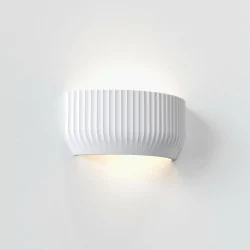 Astro BLEND plaster wall lamp shining up and down, 1 x E27