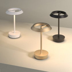 Astro Halo Portable to elegancka lampa stołowa, dostępna w 3 kolorach