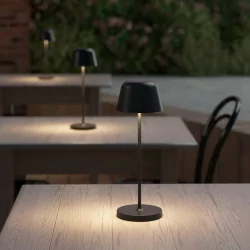 Astro Nomad elegancka lampa stołowa, dostępna w 2 kolorach IP65