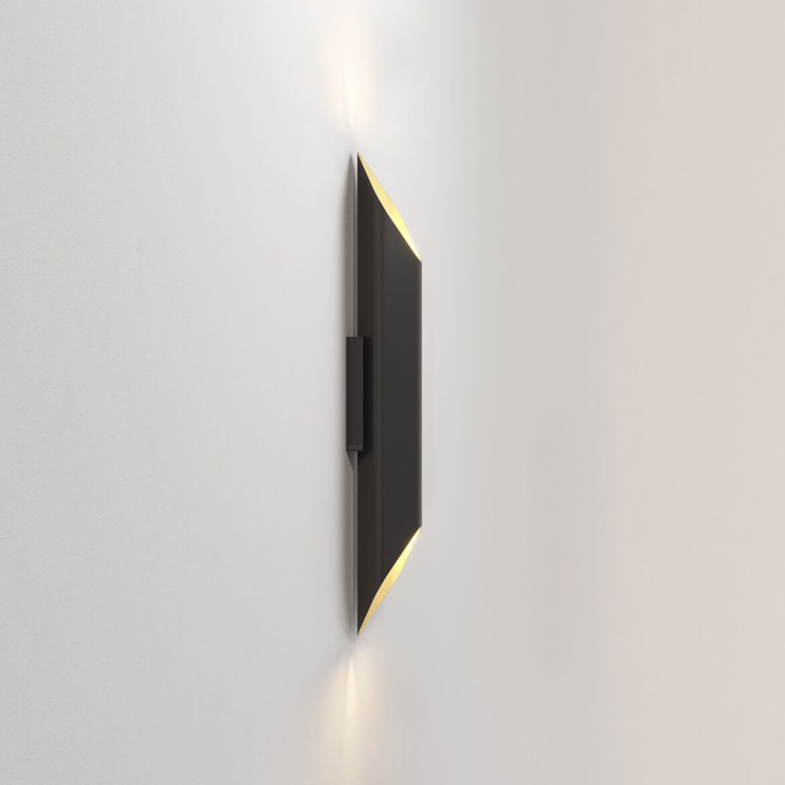 ASTRO Ako 600 adds a luxurious accent to the walls, light color: 2700K