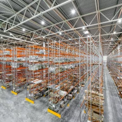 Oprawa przemysłowa KOBI LED RIO PRO moc 100W, 200W 4000K czarna