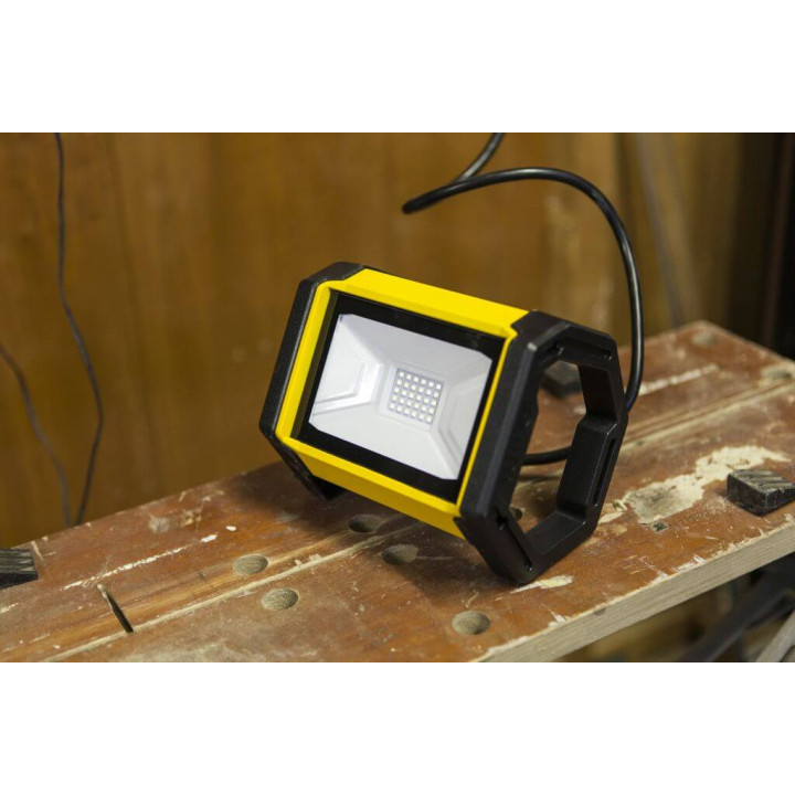 LUTEC EPTA zewnętrzna lampa robocza LED 24W 5000K 2700lm
