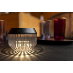 Lampy DIVA LED Solar – magiczne światło na stole ogrodowym