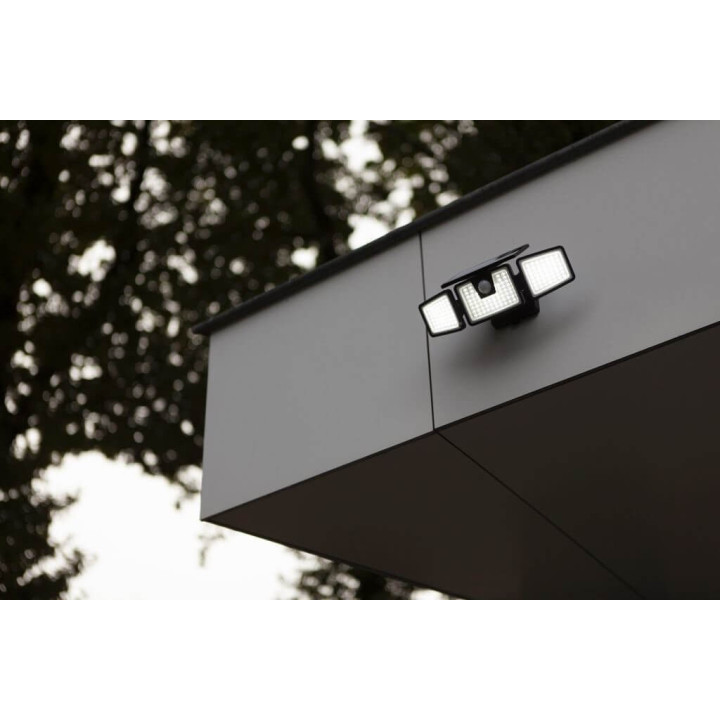 LUTEC BRITI outdoor spotlight with solar panel