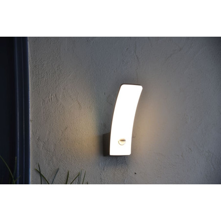 LUTEC KILO wall lamp PIR sensor warm light 3000K LUTEC KILO wall lamp PIR sensor warm light 3000K