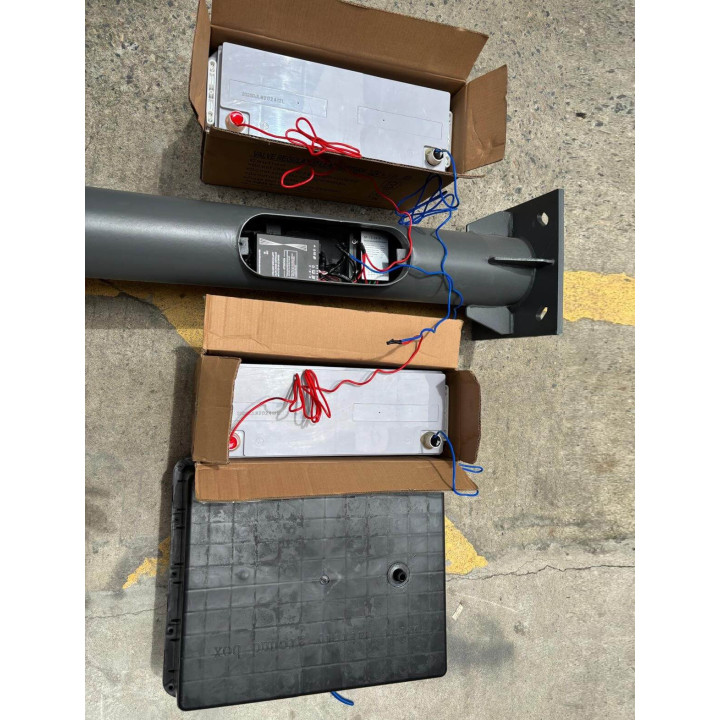 Hybrid LED lamp 2x40W, 6m pole, 550W panels, 400W turbine