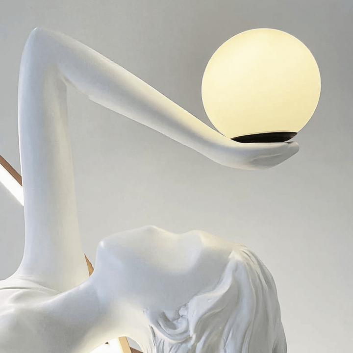 ADANI DANCING GIRL lampa podłogowa figuralna, styl nordycki