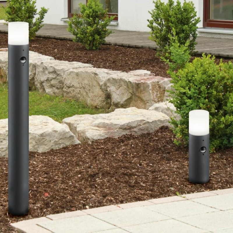 TRIO HOOSIC lampa ogrodowa stojąca z czujnikiem ruchu