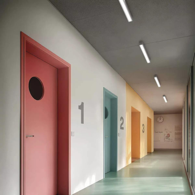 LINEA LIGHT BOX 8259 – white, elongated surface ceiling LED light 97cm