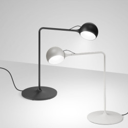 Artemide Ixa Table 11100 – dimmable 9W LED desk lamp