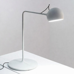 Artemide Ixa Table 11100 – dimmable 9W LED desk lamp