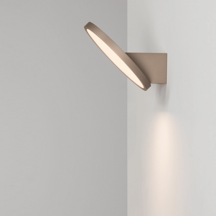 LUCES VALVER LE46209 LED wall lamp 8W with adjustable light color gold