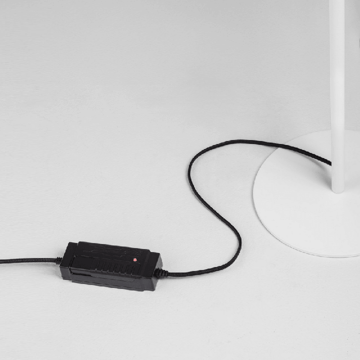 LUCES AGUILA LE45710/1 lampa podłogowa LED 1838lm 3000K biała, czarna