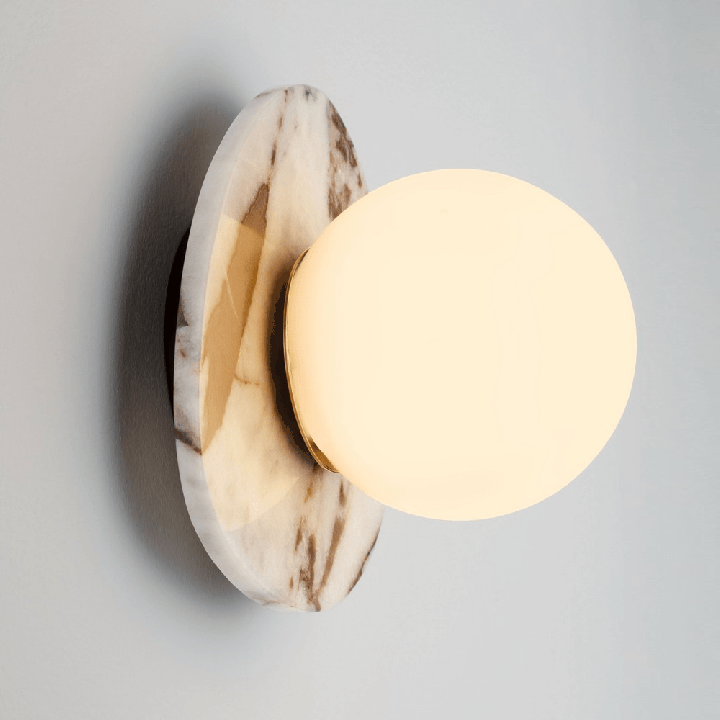 LUCES MARG wall lamp &ndash; Calacatta white marble and glass globe