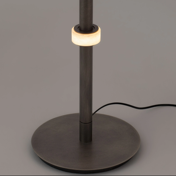 LUCES MARLOW 18W LED floor lamp, alabaster finish and dimming function