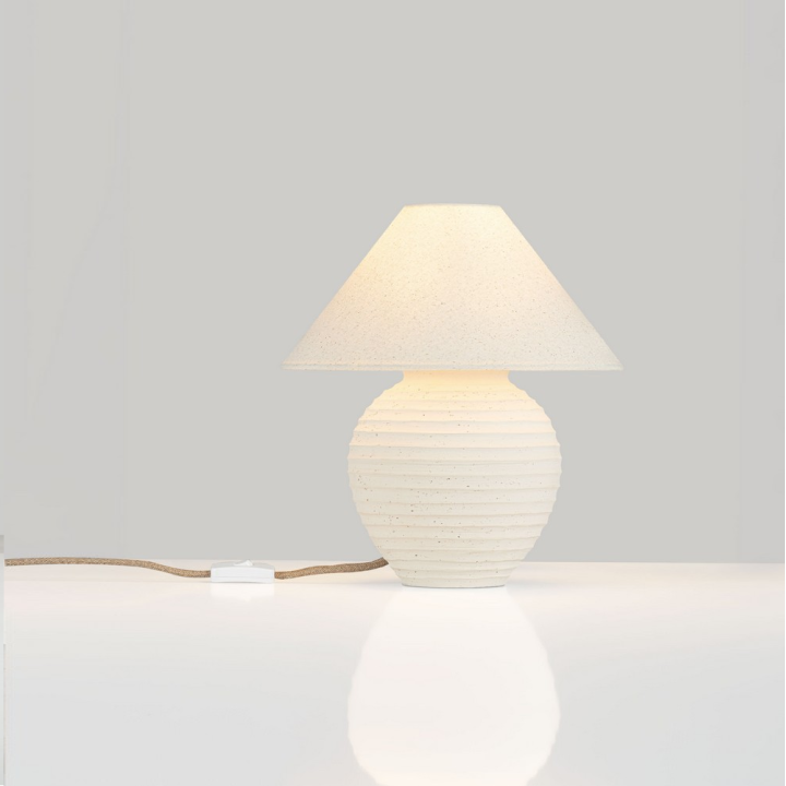 LUCES SILIA ceramic table lamp with a beige linen shade