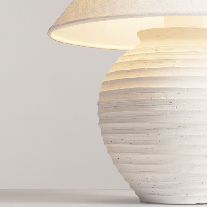 LUCES SILIA ceramic table lamp with a beige linen shade