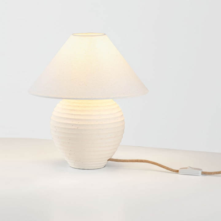 LUCES SILIA ceramic table lamp with a beige linen shade