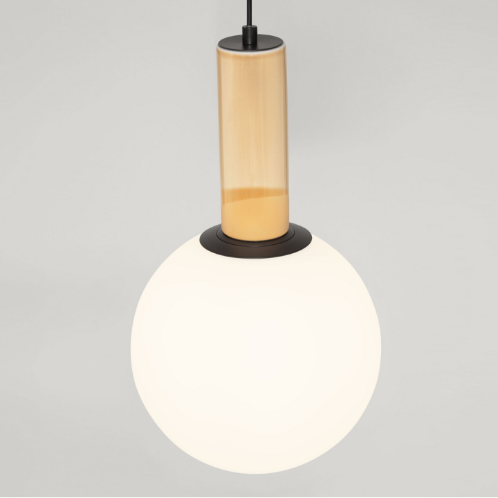 LUCES SPAZIO lampa wisząca z opalową kulą 25cm i detalem z porcelany