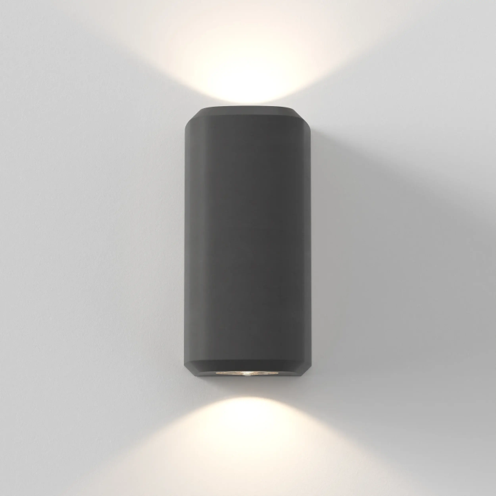 Astro Brixham Twin concrete wall light, IP44, up/down lighting, 2xGU10