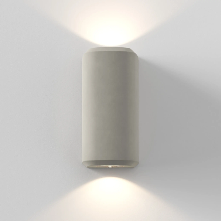 Astro Brixham Twin concrete wall light, IP44, up/down lighting, 2xGU10