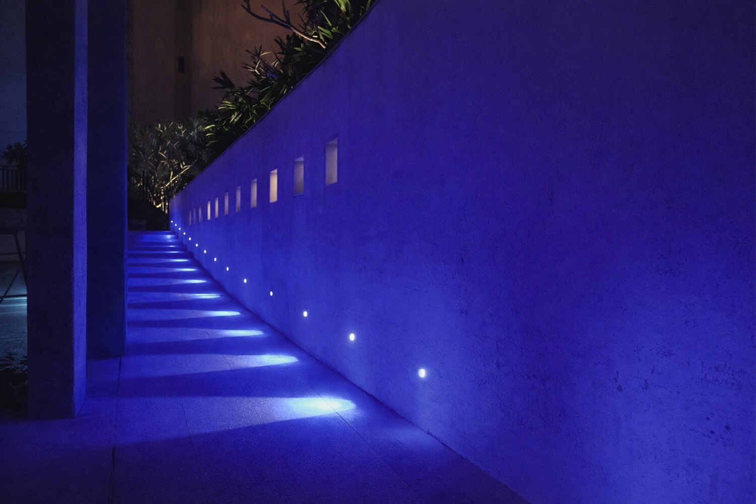 oświetlenie schodowe zewnętrzne LED