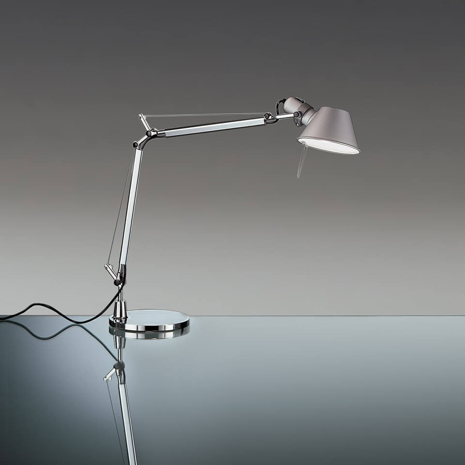 elegancka lampa biurkowa led