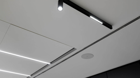 Na co zwr&oacute;cić uwagę wybierając lampę sufitową LED?