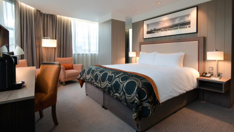 LED lighting in a hotel room-what to use