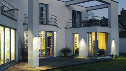 Facade lighting with external wall lamps