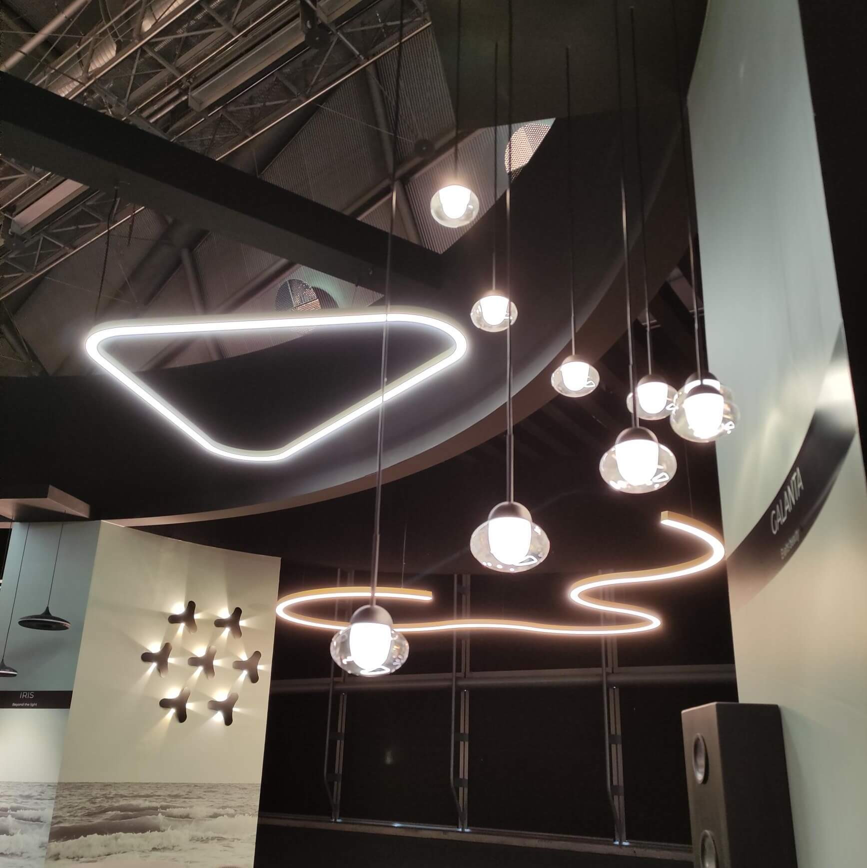 Is it worth buying LED lamps integrated with the luminaire? Is it worth buying LED lamps integrated with the luminaire?