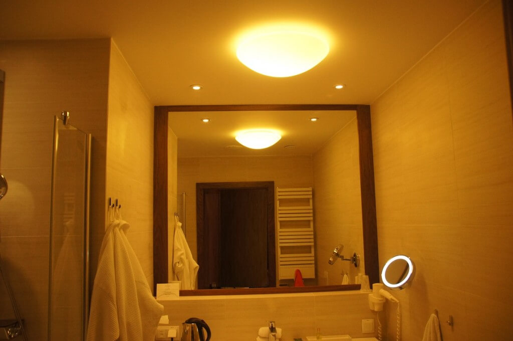 Practical bathroom lighting