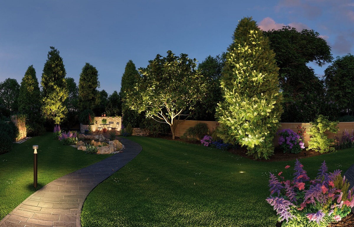  Garden lighting with LED lamps