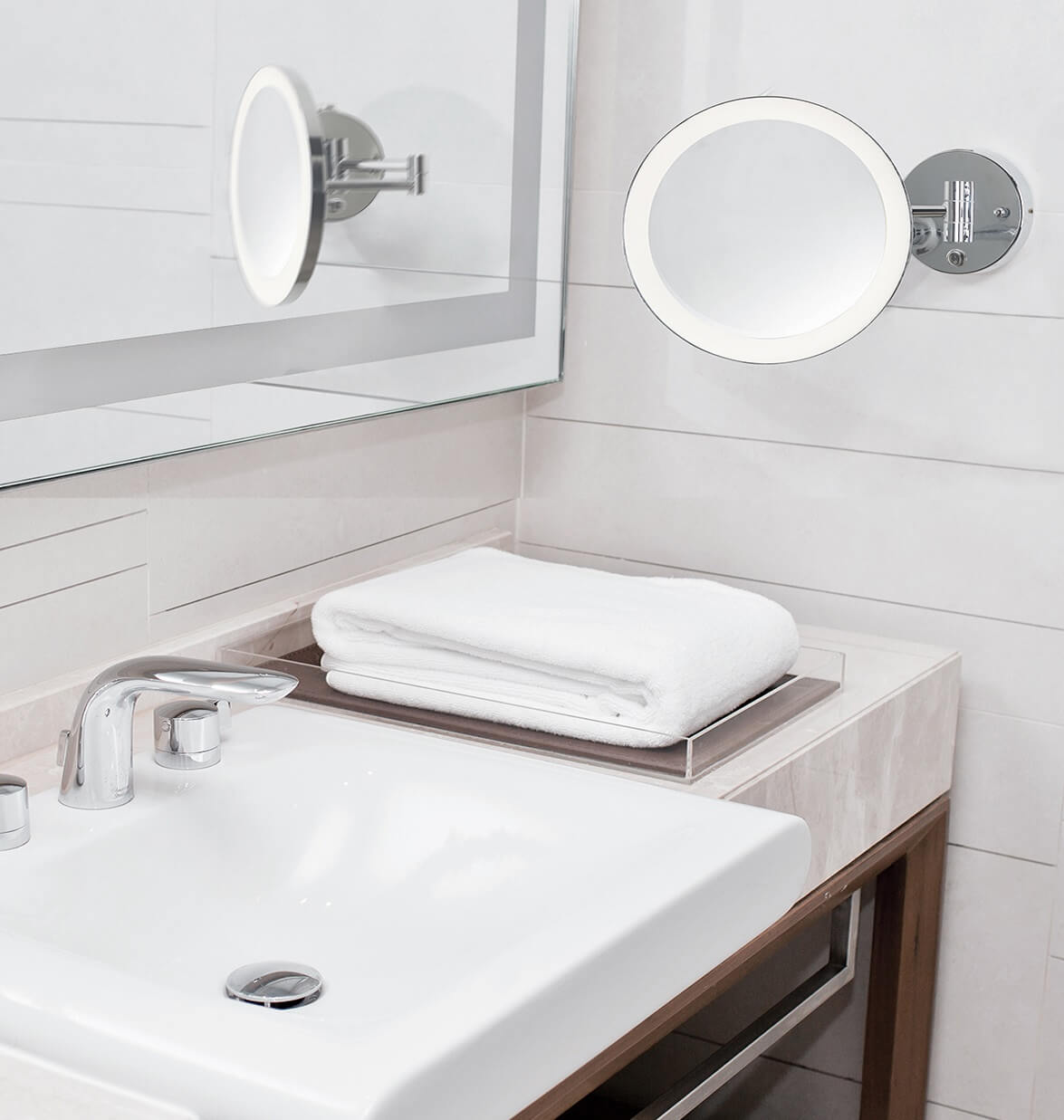 How to choose an illuminated LED mirror for the bathroom? How to choose an illuminated LED mirror for the bathroom?