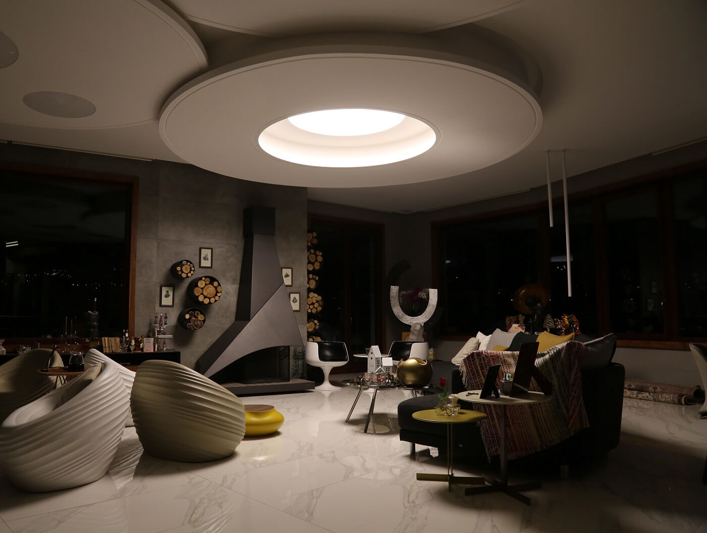 The most fashionable lamps in 2020? Bet on gold, black, geometric forms and natural materials! The most fashionable lamps in 2020? Bet on gold, black, geometric forms and natural materials!