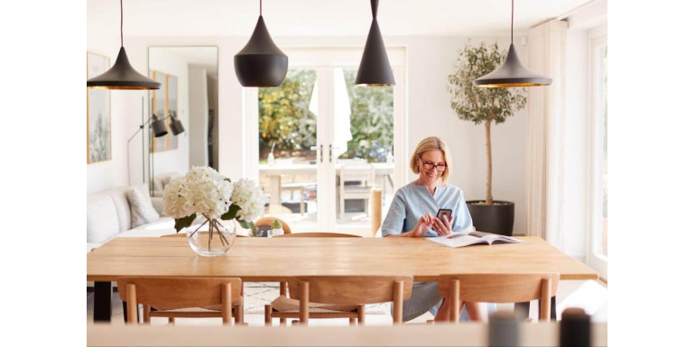 Dining table lighting